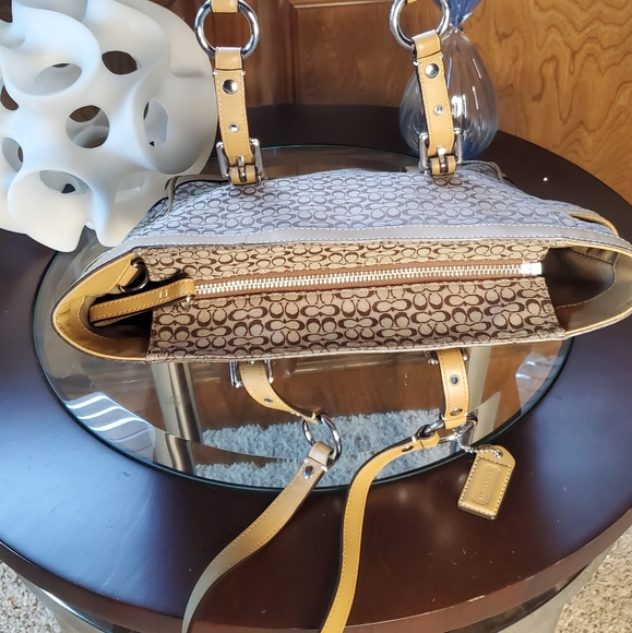 Coach Tote - Picture 8 of 15